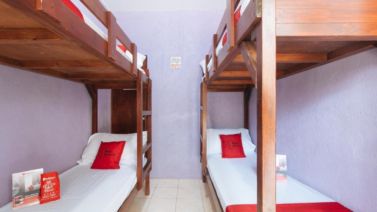 Bernwoods Extyn B&B Dormitory Iloilo City Exterior photo