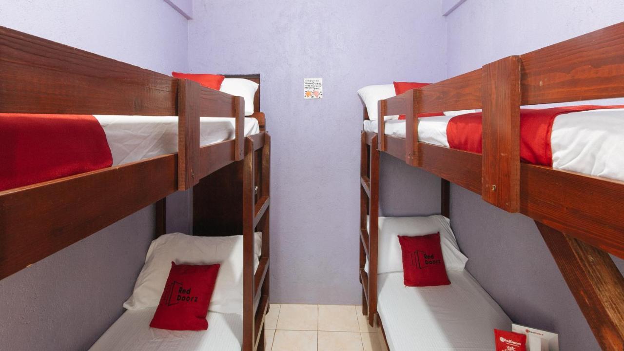 Bernwoods Extyn B&B Dormitory Iloilo City Exterior photo